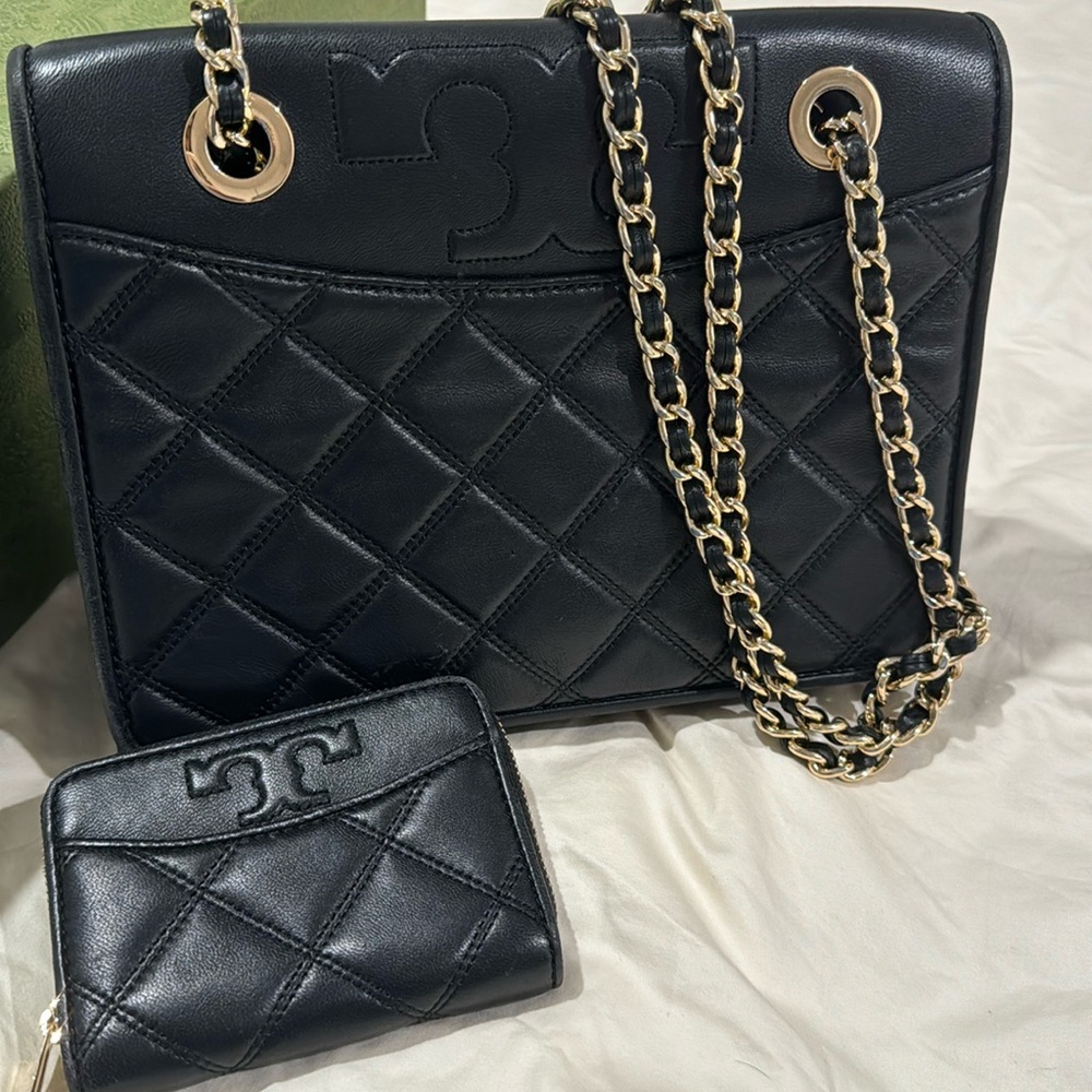 Tory Burch Savannah Bag with coin wallet | Black and Gold